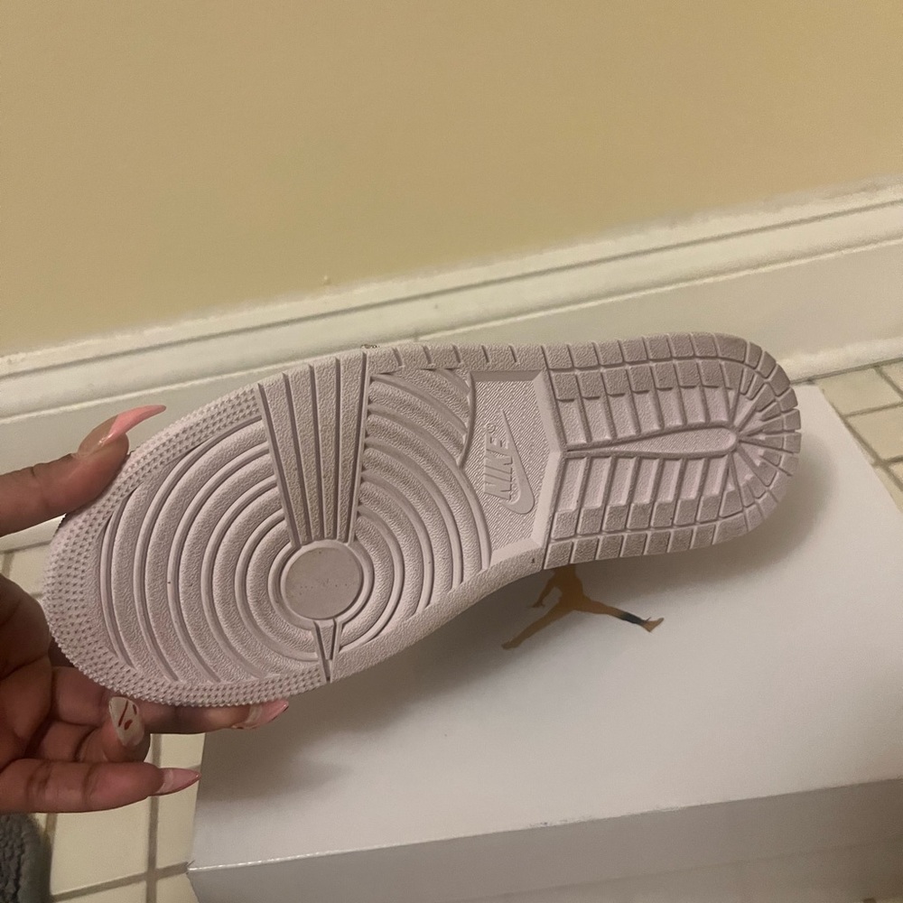 Retro dunks pink and white excellent condition worn once